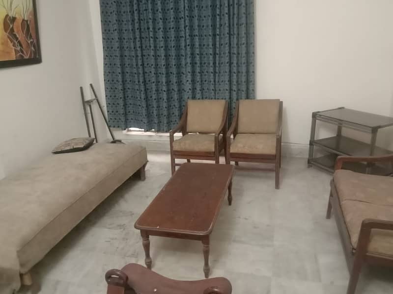 10 MARLAUPPER PORTION FOR RENT IN ALLAMA IQBAL TOWN 5