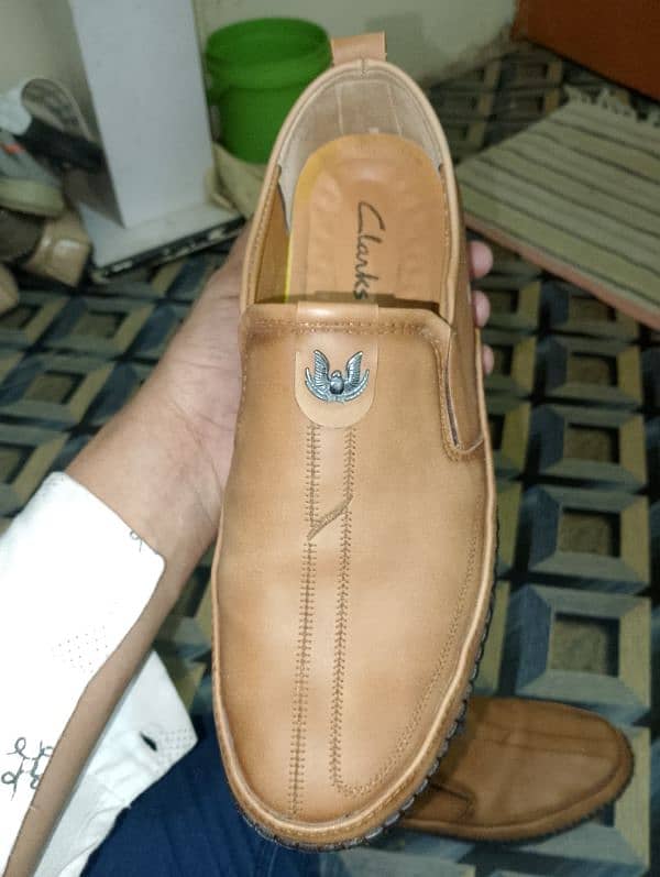 Clanks shoes he original hai new he bilkul size 42 number he 3