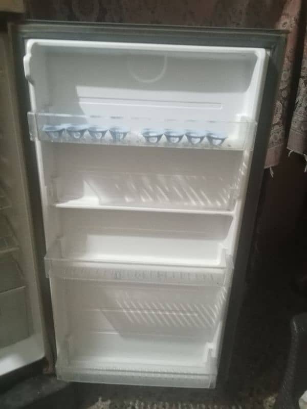 Haier fridge Model Hrf 336 4