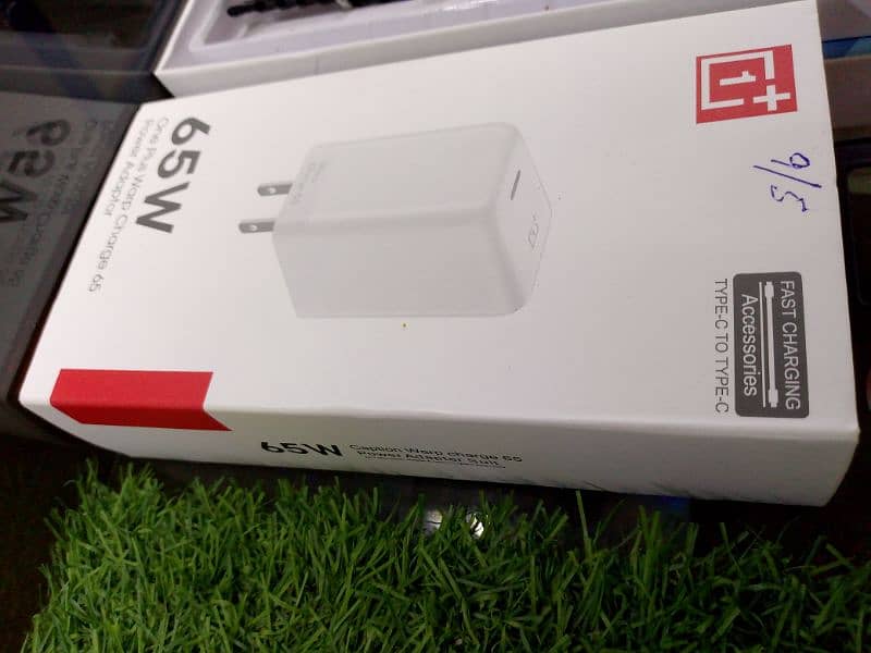 OnePlus 65w charger 0