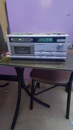 antique Gernal electric Radio and tape with one speaker