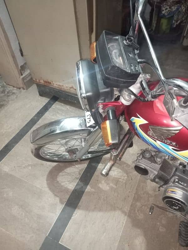 Honda CD 70 for urgent sale 03003408585 8