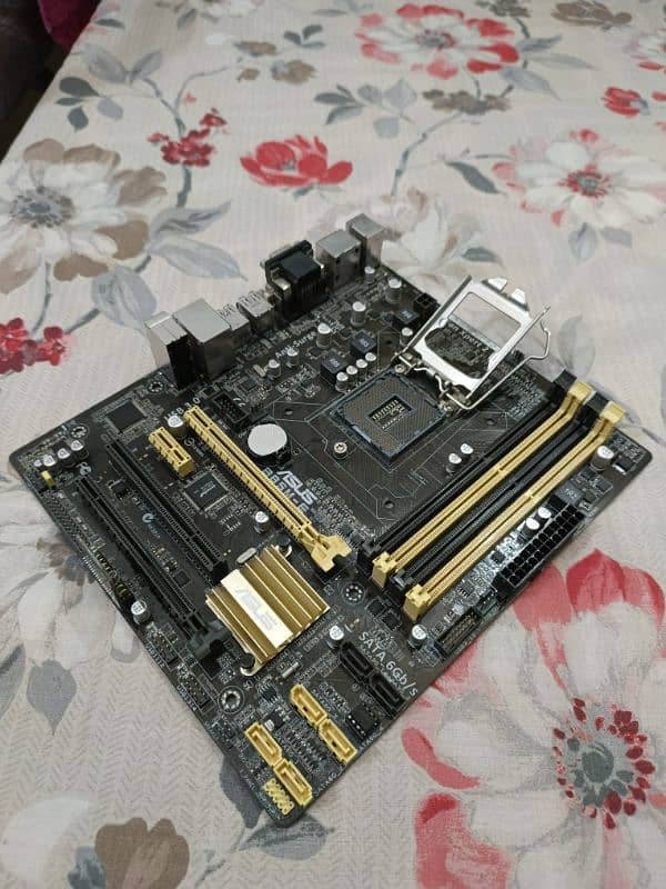 Asus B85M - E 4 ram slot Motherboard (faulty) 1