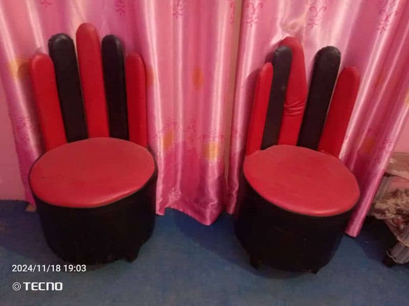 Sofa set. 03361289417 whtsapp avalible  and calling and chat avalible 0