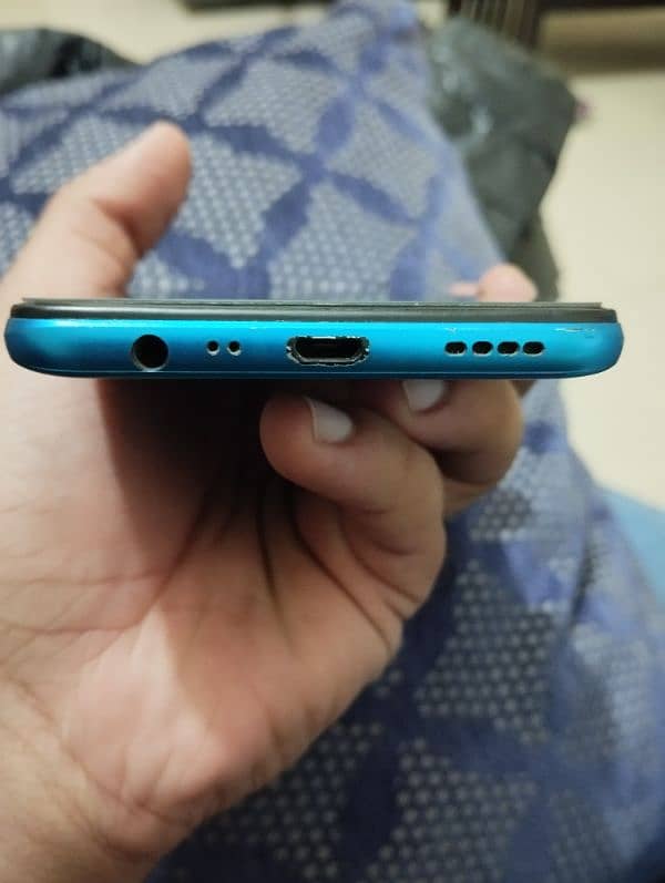 Realme 5i 4