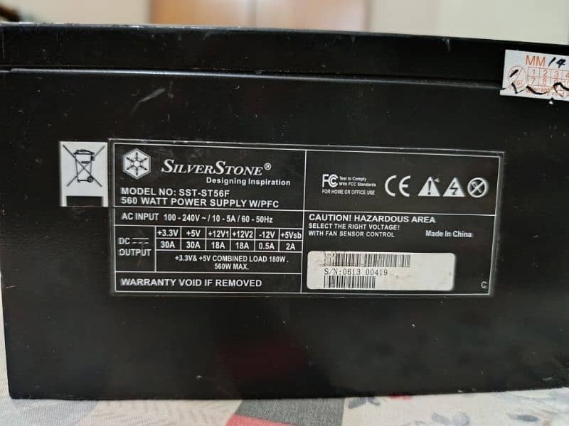 SilverStone 560W gaming Powersupply (faulty) 1