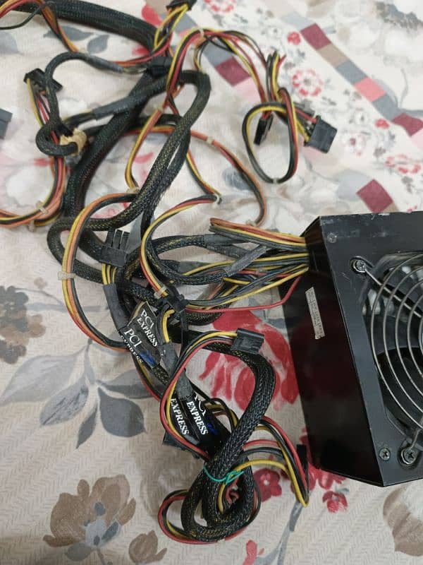 SilverStone 560W gaming Powersupply (faulty) 2