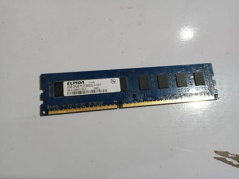 2 GB Ram DDR 3 1600hz 0