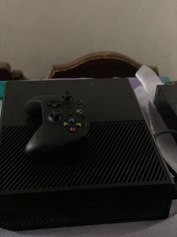 Xbox one 500 gb  1 week used 3