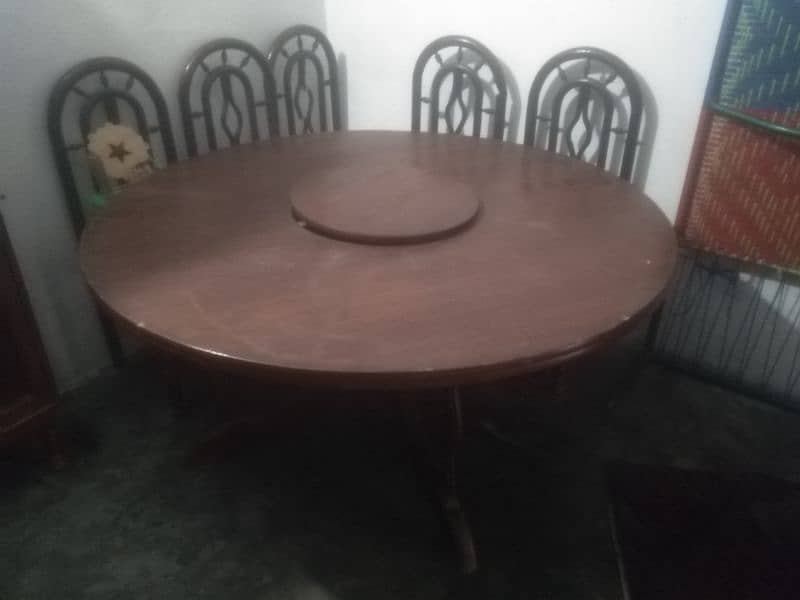 Dining table 0