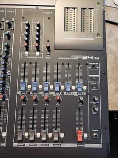 Mixer Cansole Yamaha GF 24