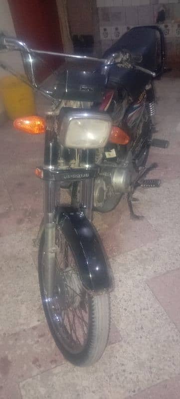 unique 2018 bike genioun gari hai saaf condition Mai 0