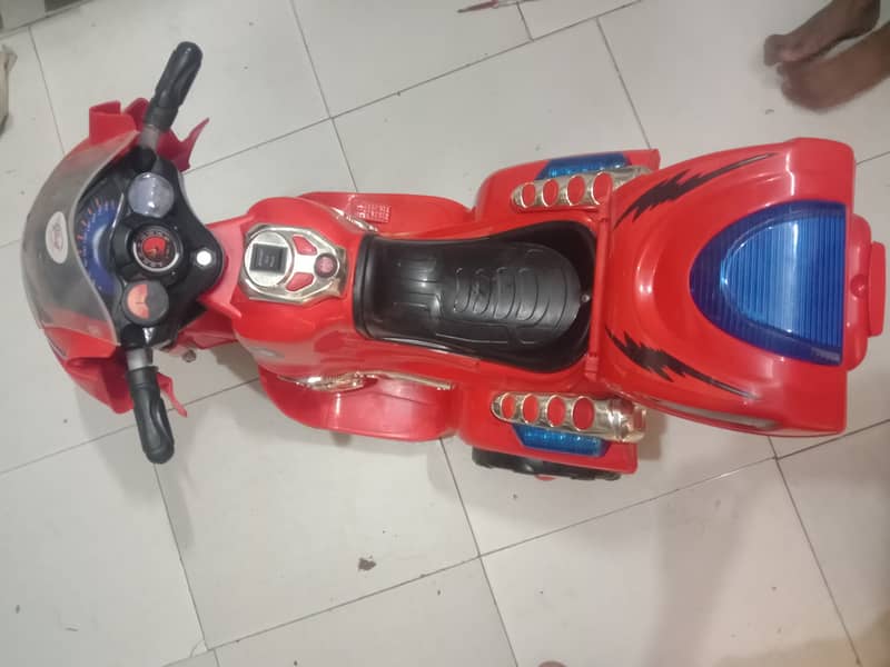 Rechargeable kid's bike. 7