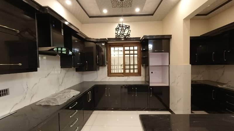 Stunning Ground Floor Lower Portion For Sale! In Gulshan E Iqbal Block 5 6