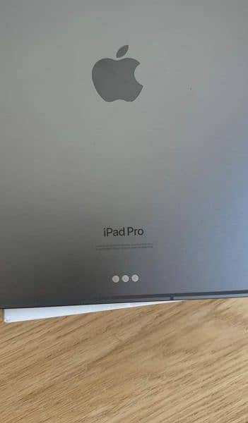 IPAD PRO M2 CHIP 2023 6TH GEN 256GB WITH FULL BOX 2