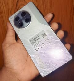 Tecno camon 30