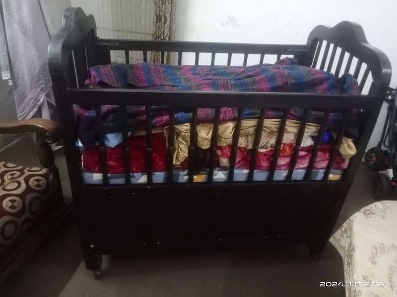 Moveable Baby Cot 4