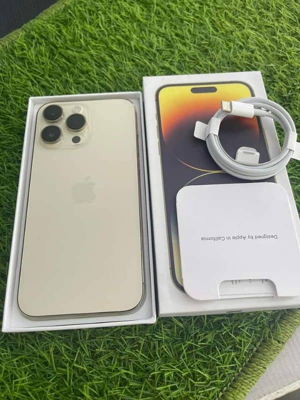 i Phone 8plus, 11,12,13,14,15 pro max on instalment Whatsap 3282968949 0