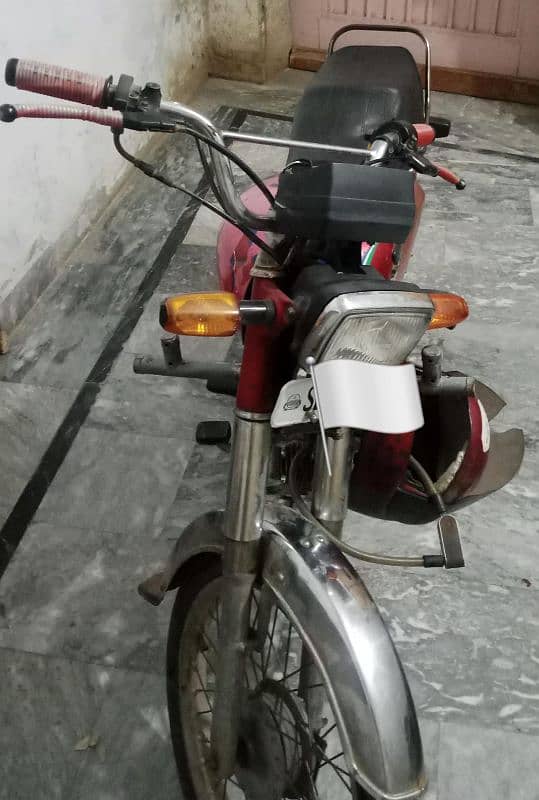 Urgent Crown 70 cc bike for sale 5