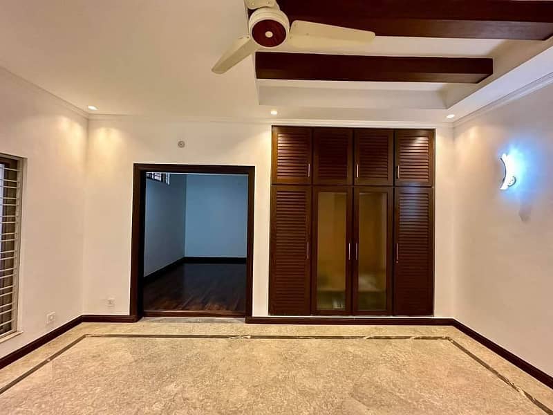 1 kanal house for sale in wapda town 7