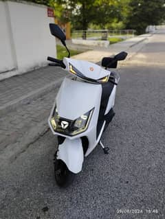 Yadea electric scooty 03267578057