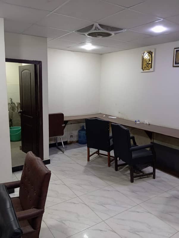 WELL MAINTAINED OFFICE FOR RENT IN BLOCK 13-C, GULSHAN 1