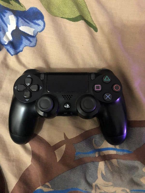 ps4 slim 500gb, slightly used, with games 4