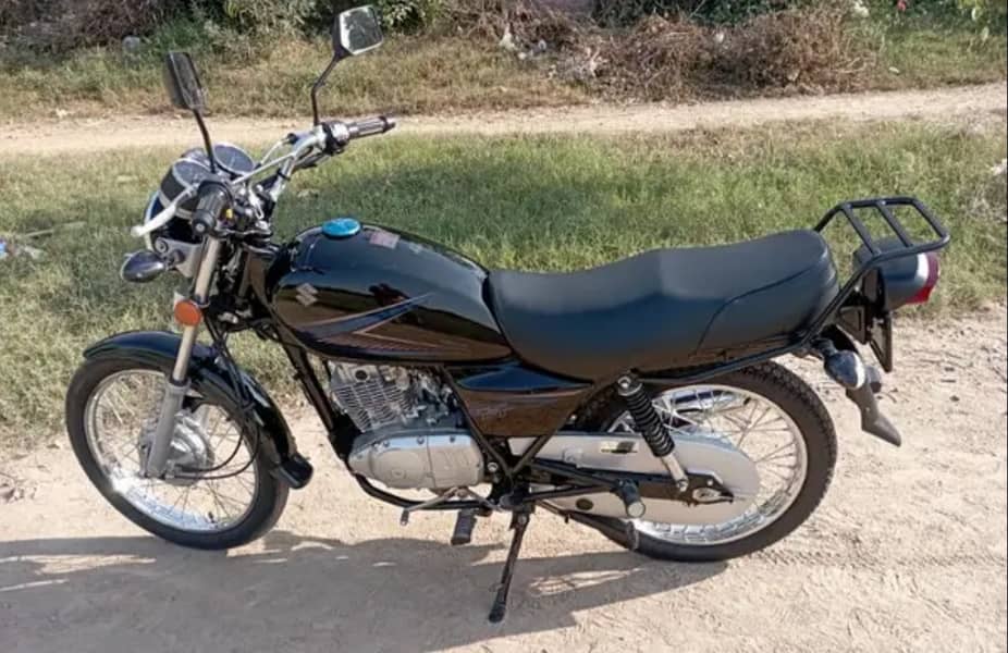 Suzuki gs150 2023 model like new 4