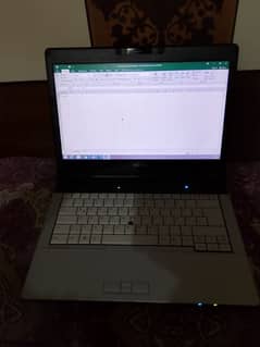 Laptop Fujitsu core i5.