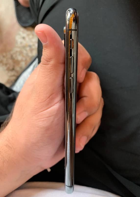 iphone Xs 256gb non pta factory unlock 77 health 4