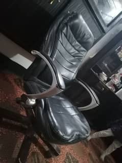 revolving chair for sale 9/10 condition