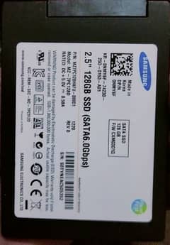 Samsung 128 GB SSD (SATA6.0Gbps). 2.5 ''