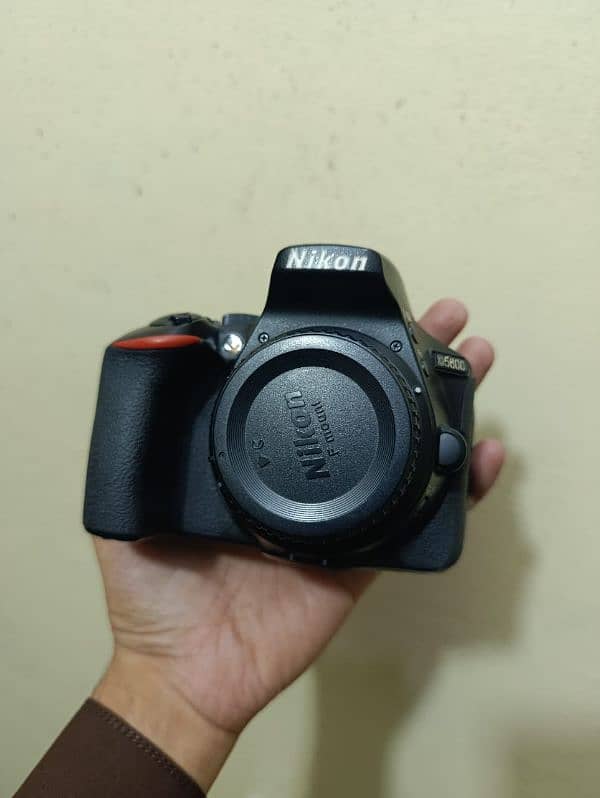 Nikon D5600 Professional DSLR with 2 lens 1