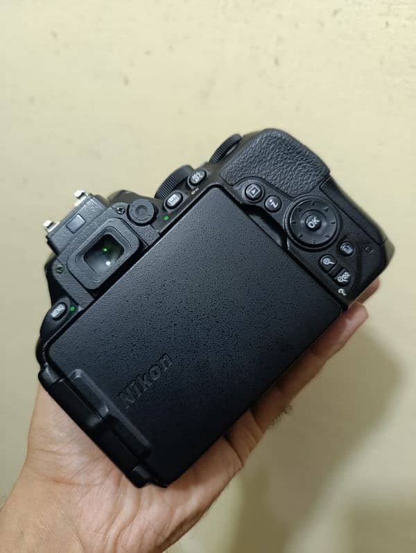 Nikon D5600 Professional DSLR with 2 lens 3