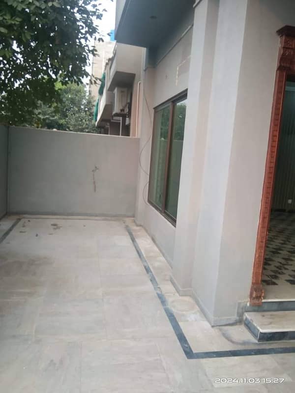 10 marla house for rent in johar town 8