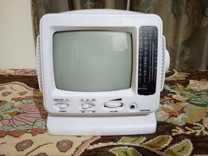 mini small old vintage antique tv 0