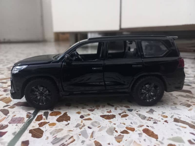 kids model car lexus lx 570 realistic model in good condition 1