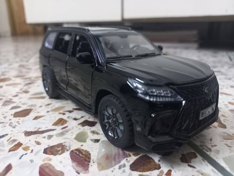 kids model car lexus lx 570 realistic model in good condition 3