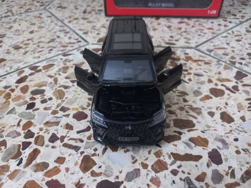 kids model car lexus lx 570 realistic model in good condition 5