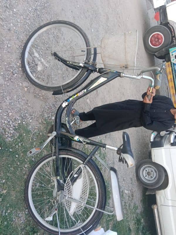 ladies cycle he jis ne liny ho wo rabta kry original condition he 0