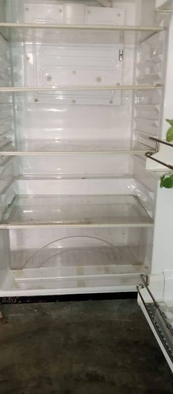 big size frige use 10 manth only new condition 5