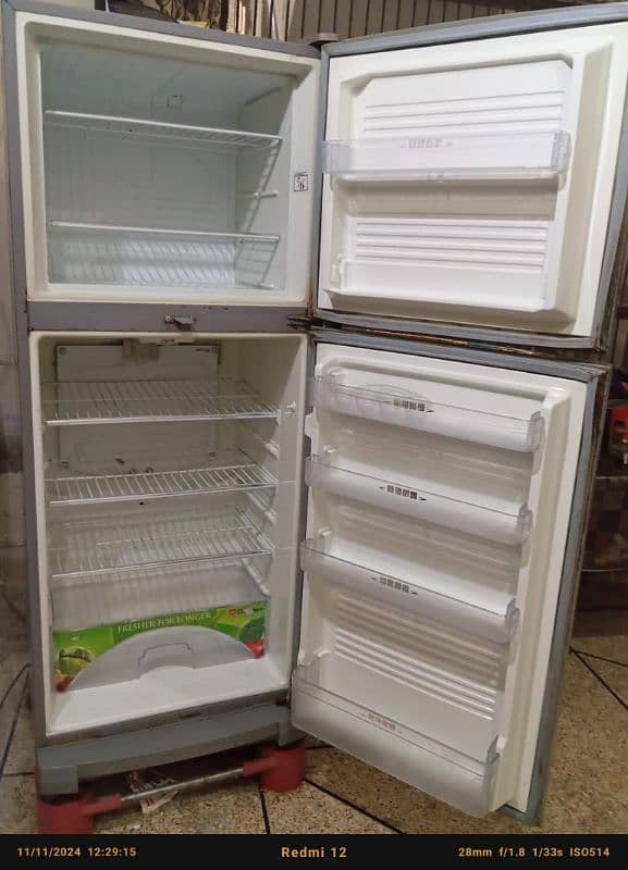 Dawlance Refrigerator in a Good Condition 6