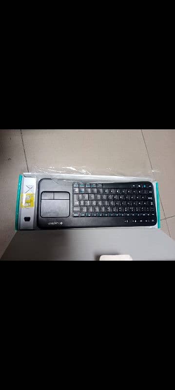 Logitech k400 touch pad wireless keyboard Original new open box 5