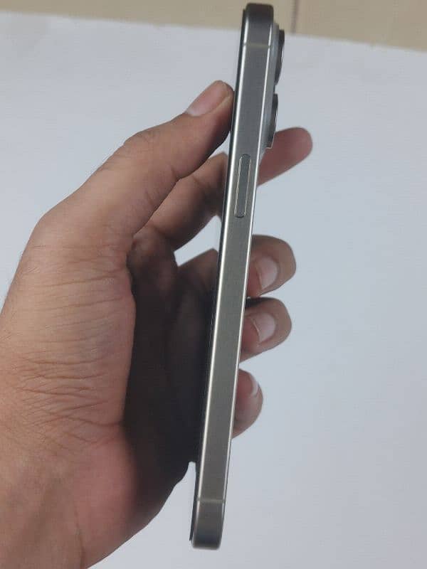 IPHONE 15 Pro Max Non PTA Natural Titanium - 256GB 3