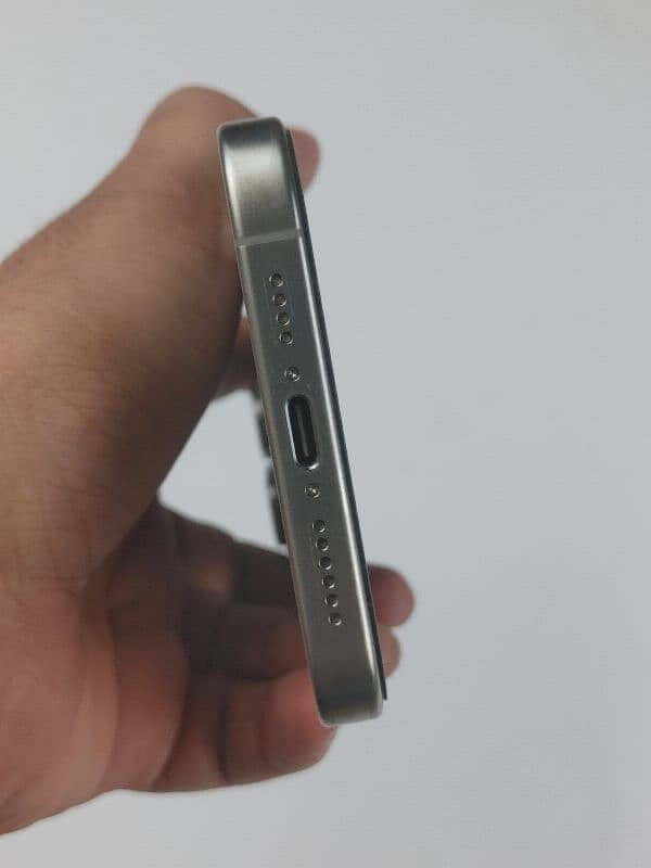 IPHONE 15 Pro Max Non PTA Natural Titanium - 256GB 10