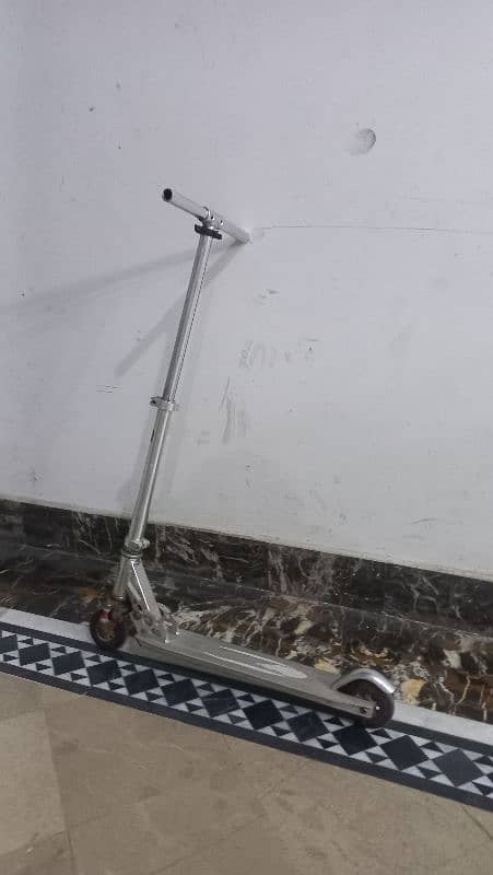 Metal scooty for sale call 03217144062 1