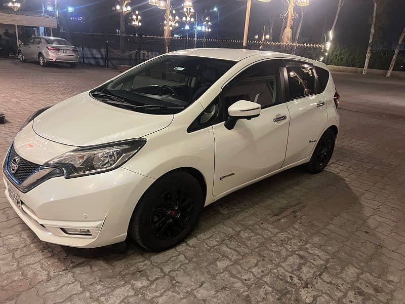 Nissan Note E Power 2017 0