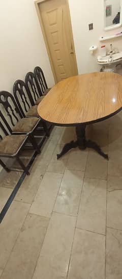 Dining table & 6 chairs