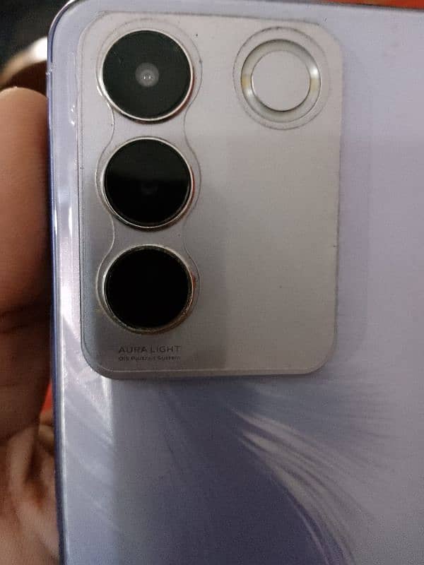 vivo v27e purple color 4