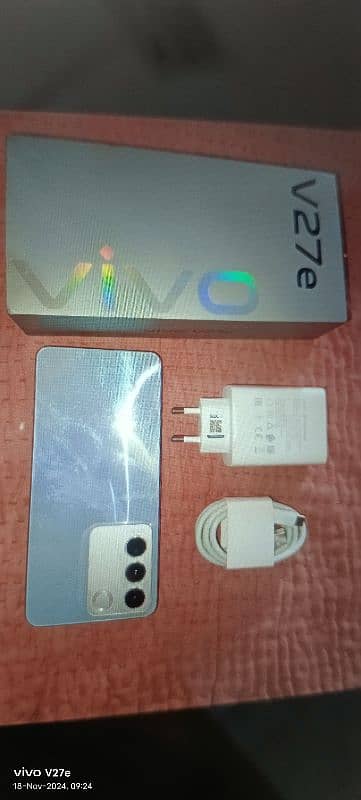 vivo v27e purple color 10